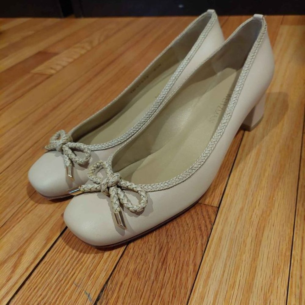 Stuart Weitzman Block Heel Pumps w bow/braided detail. Sz 8.5 Beige Excellent